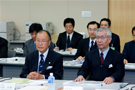 大森委員長、宮崎副委員長(左から)