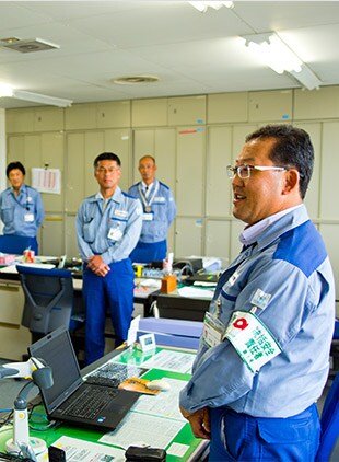 小浜営業所の朝礼風景 小浜営業所の朝礼風景