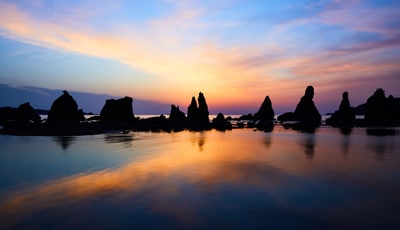 橋杭岩