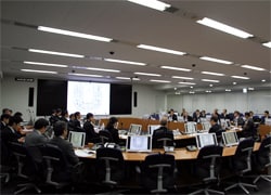 第9回原子力安全検証委員会の様子 第9回原子力安全検証委員会の様子