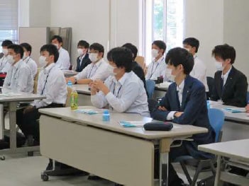 研修を受ける様子