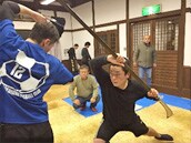 【太刀稽古風景】真ん中が冨嶋さん