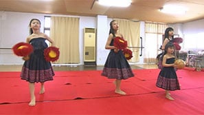 Ｈｏａｌｏｈａ　Ｈｕｌａ　Ｓｔｕｄｉｏ（ホアロハ フラ スタジオ）」の活動の様子