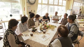 「西津やうちのシルバーカフェ『いぶし銀の会』」の活動の様子