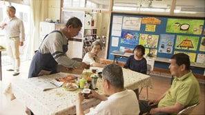 「西津やうちのシルバーカフェ『いぶし銀の会』」の活動の様子