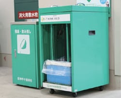 球場内に設置されたプラカップ回収ボックス