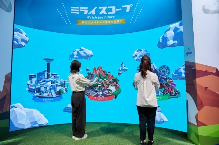 アドベンチャーの島、モビリティの島、テーマパークの島の3コンテンツを自身のアバターが探索する体験型コンテンツ。子供はもちろん、大人も夢中に。