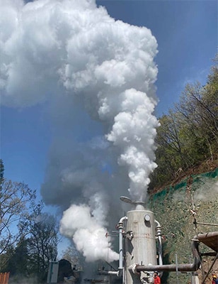 未利用地熱を活用する「わいた地熱発電所」写真提供：ふるさと熱電