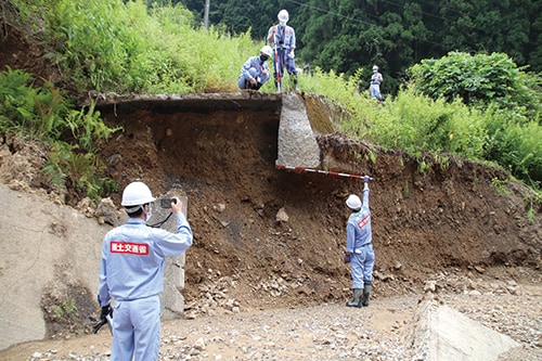 復旧に向け被害状況を調査