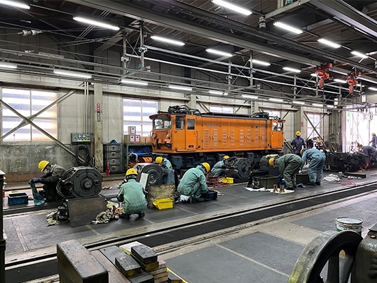 冬場の車両整備の様子