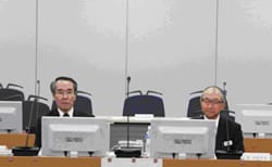 渡邉委員長、東副委員長