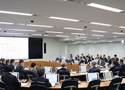 第８回原子力安全検証委員会の様子