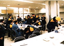 写真4-21-3　神戸支店非常対策本部（支店地下食堂内）