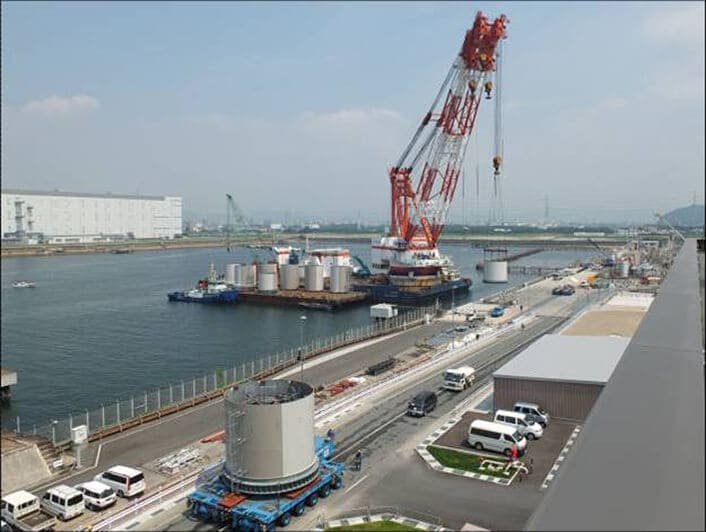 大物機器を海上輸送で構内に搬入