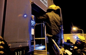 Nighttime drill on connection/startup of power supply cars