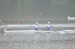 決勝レース（左：鹿谷、右：長田）