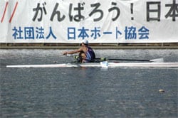 決勝レース力漕する長田選手