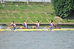 舵手付フォア（左から：長田、河下、鹿谷、田中、中嶋）